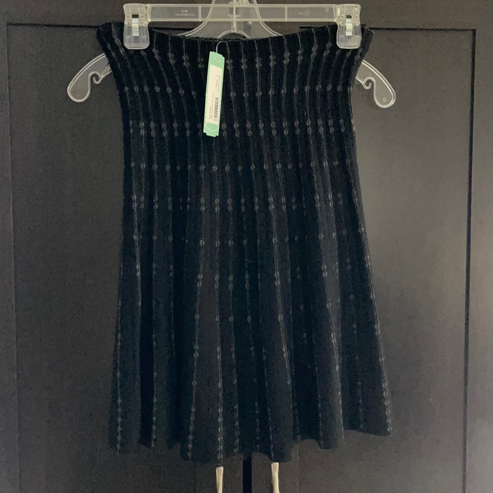 Black patterned sweater skirt size L
